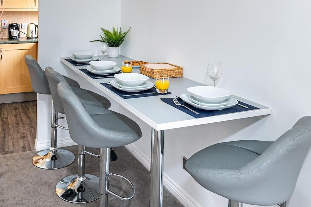 Reading 2-Bed Apartment & Parking Екстер'єр фото